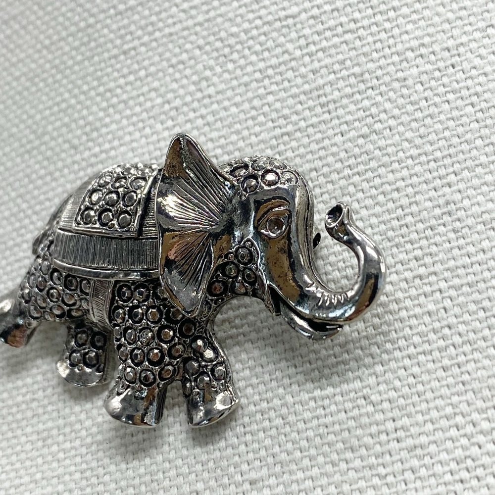Vintage Silver Marcasite Elephant Brooch Trunk Up Lucky - Picture 2 of 4